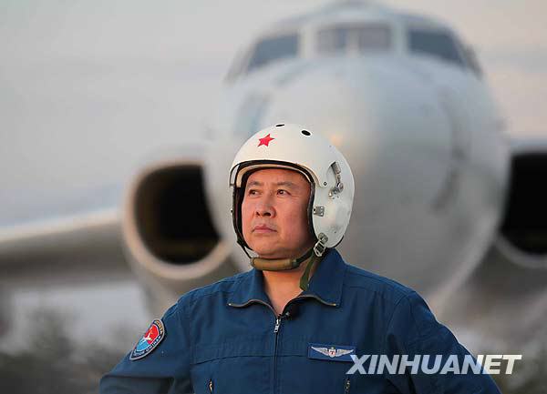 空中12個梯隊帶隊長機[組圖]