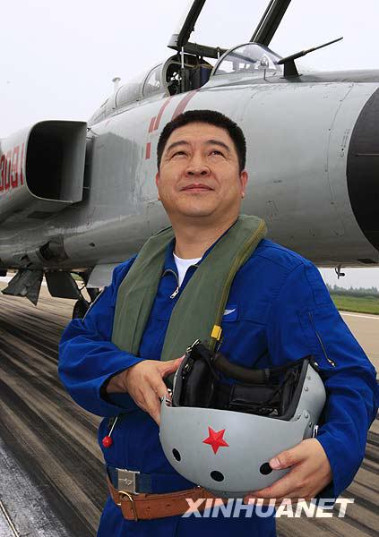 空中12個(gè)梯隊(duì)帶隊(duì)長機(jī)[組圖]