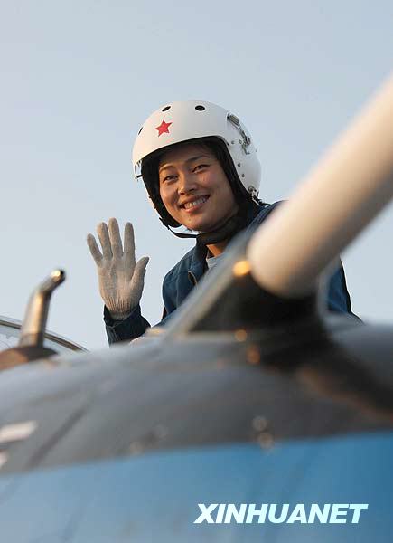 空中12個(gè)梯隊(duì)帶隊(duì)長機(jī)[組圖]