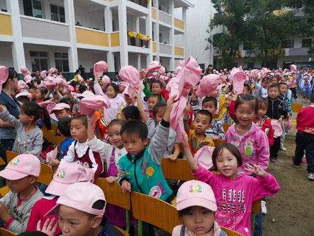 多彩圖書室點亮地震災區(qū)孩童人生(組圖)
