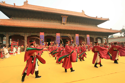 曲阜孔廟舉行祭孔大典 紀(jì)念孔子誕辰2560年[組圖]