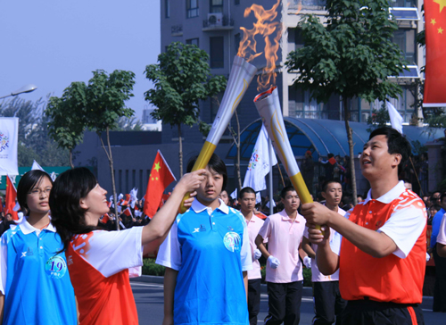 全運會火炬?zhèn)鬟f結束 主火炬16日晚點燃[圖]