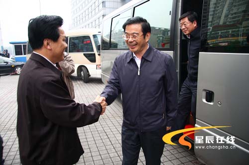 周強(qiáng)省長考察調(diào)研星辰在線 看好“影像中國”項(xiàng)目