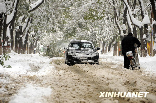 北方各地全力應(yīng)對“百年一遇”暴雪災(zāi)害