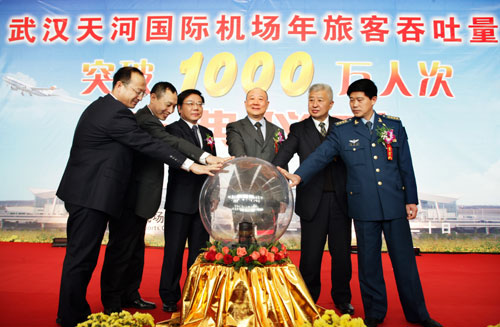 武漢天河機(jī)場(chǎng)跨入“千萬(wàn)級(jí)”機(jī)場(chǎng)行列