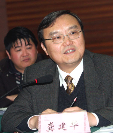 莫以宜春遠(yuǎn)，江山多勝游