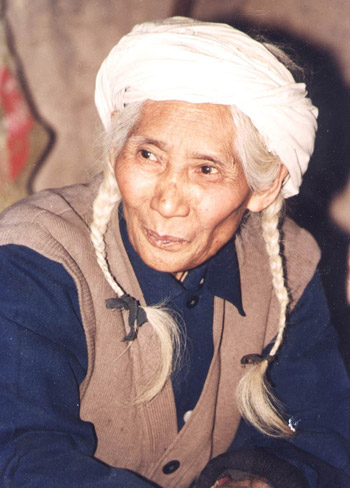 “白毛女”孫女當(dāng)村官 要實現(xiàn)三個心愿(組圖)