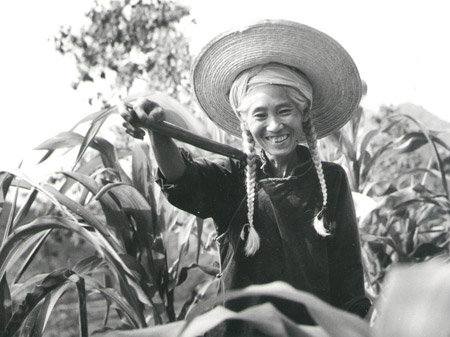 “白毛女”孫女當(dāng)村官 要實現(xiàn)三個心愿(組圖)